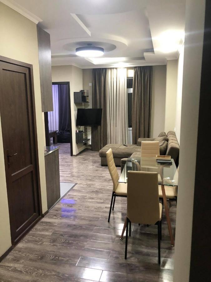 George-Groups Apartment Kutaisi Bagian luar foto